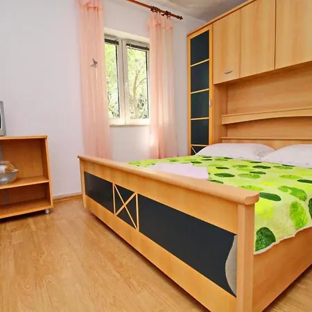 Radojkovic -two Bedroom With Terrace And Sea View *